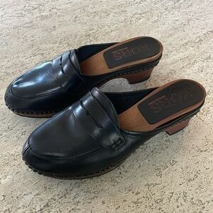 Vintage Kors Michael Kors clogs 8 black leather and wood